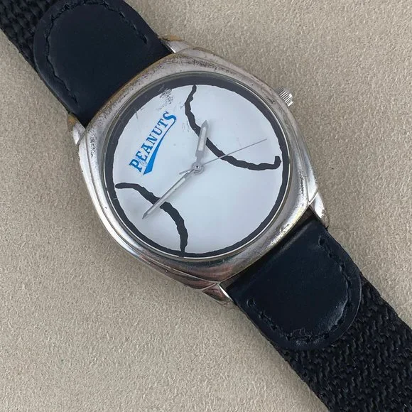 Rare Vintage Fossil Limited Edition #1265 of only 2000  Peanuts Baseball Watch Rare Vintage Fossil Limited Edition #1265 of only  main image 2